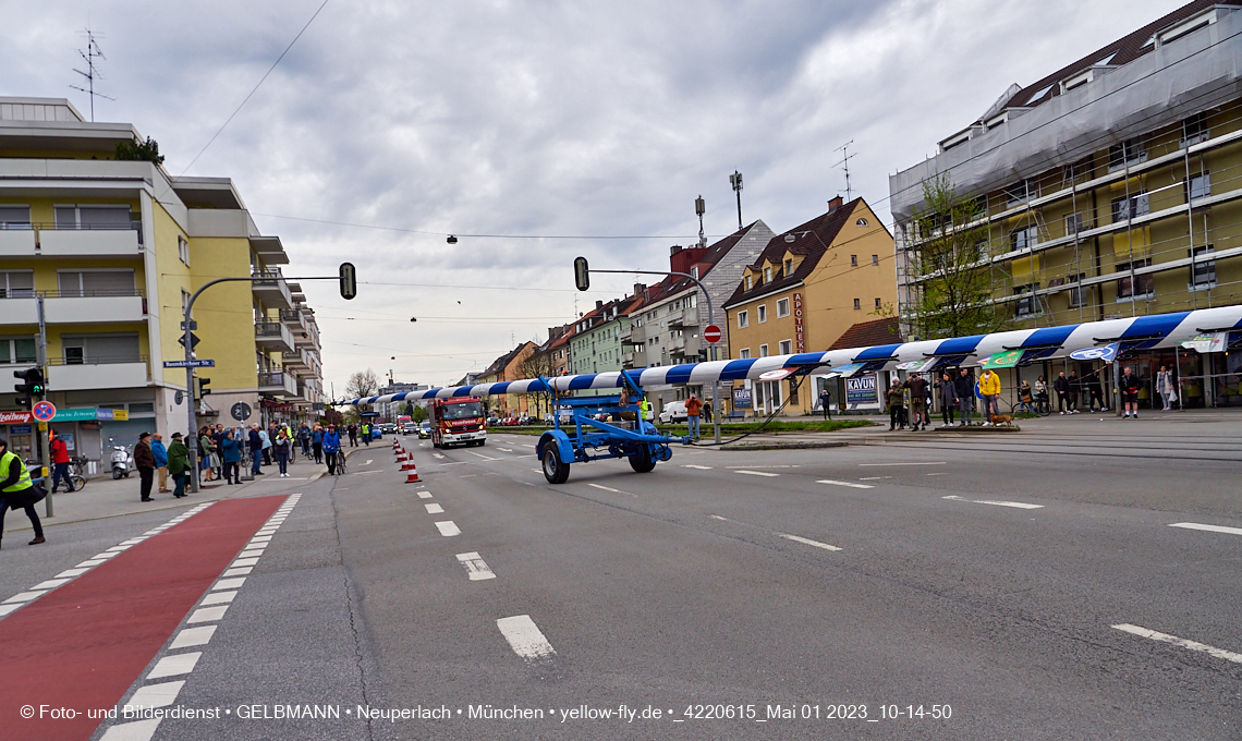 01.05.2023 - Maibaumaufstellung in Berg am Laim